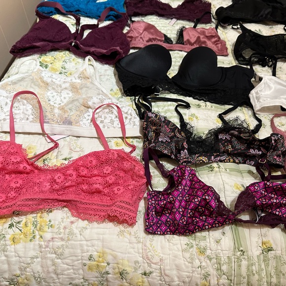 Victoria’s Secret Bralettes and bra (bundle of 14) - Picture 4 of 5